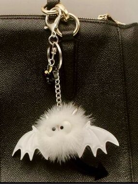 🦇NEW Bat Fluffy Pom Pom Bag Charm/ Keychain Googly Eyes White Cute Goth Spooky